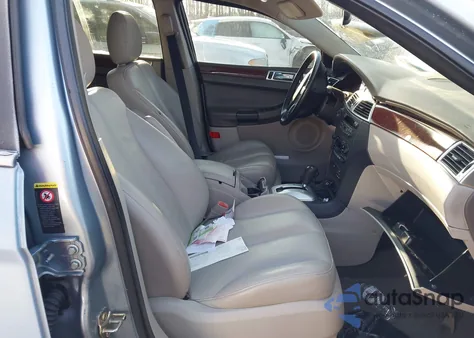 2004 Chrysler Pacifica из США, поврежденный, VIN 2C8GF68454R567290